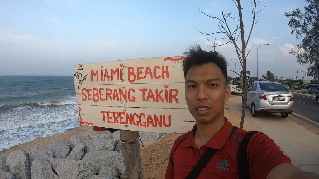 pantai seberang takir atau miami beach tempat menarik di kuala terengganu