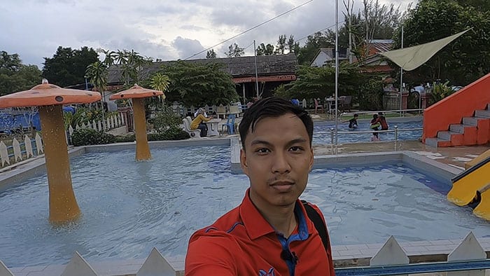 kolam renang d kuala resort